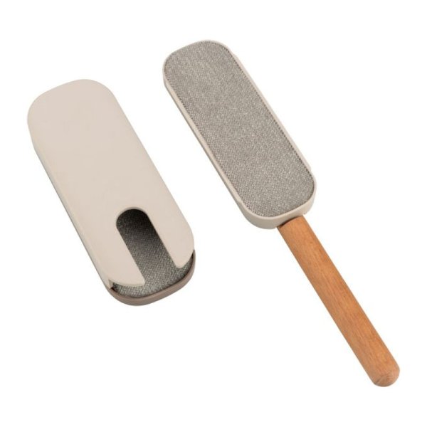 Clothes cleaning brush